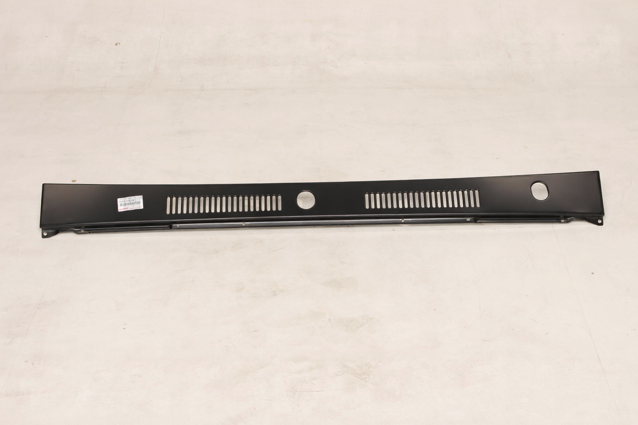 LOUVER, COWL TOP VENTILATOR : 5578160061