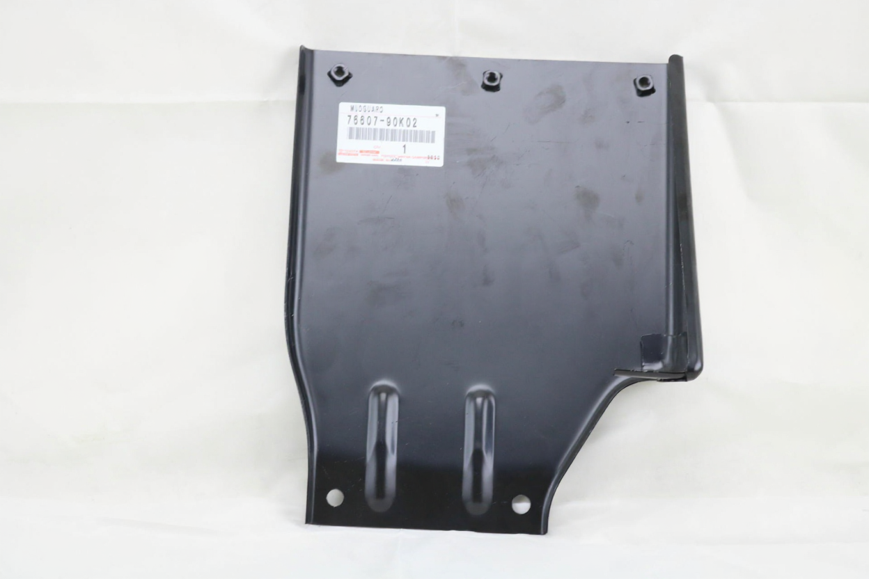 BRACKET, REAR BODY MUDGUARD, RH : 7660790K02