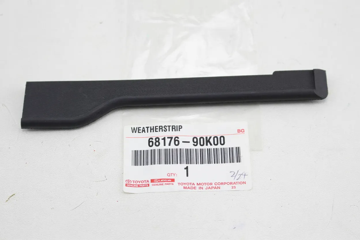 WEATHERSTRIP, DOOR VENT WINDOW GLASS, LH : 6817690K00