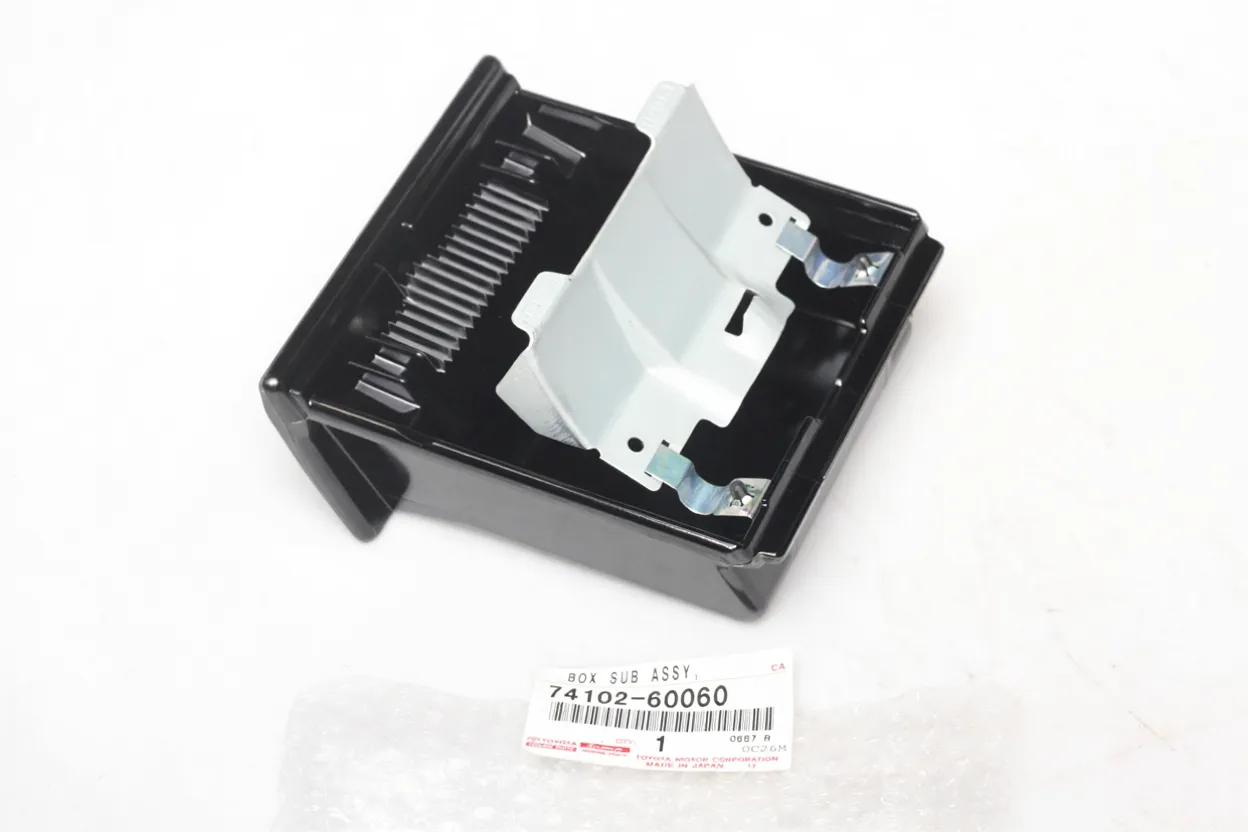 BOX SUB-ASSY, FRONT ASH RECEPTACLE: 7410260060