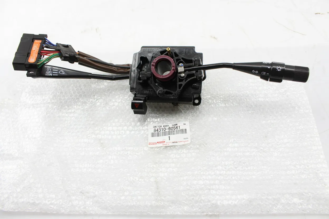 SWITCH ASSY, TURN SIGNAL, Part number: 8431060561