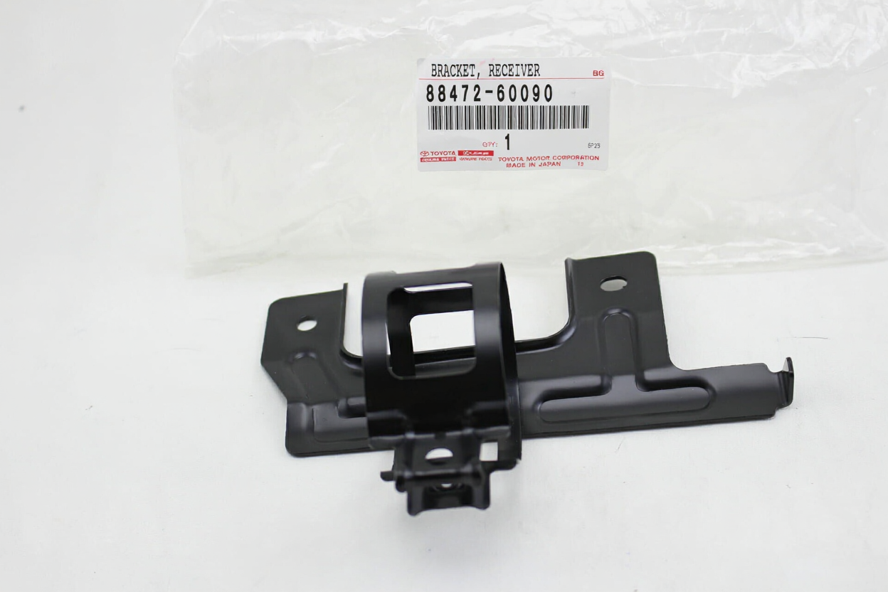 BRACKET, RECEIVER TANK, NO.1 , Part number: 8847260090