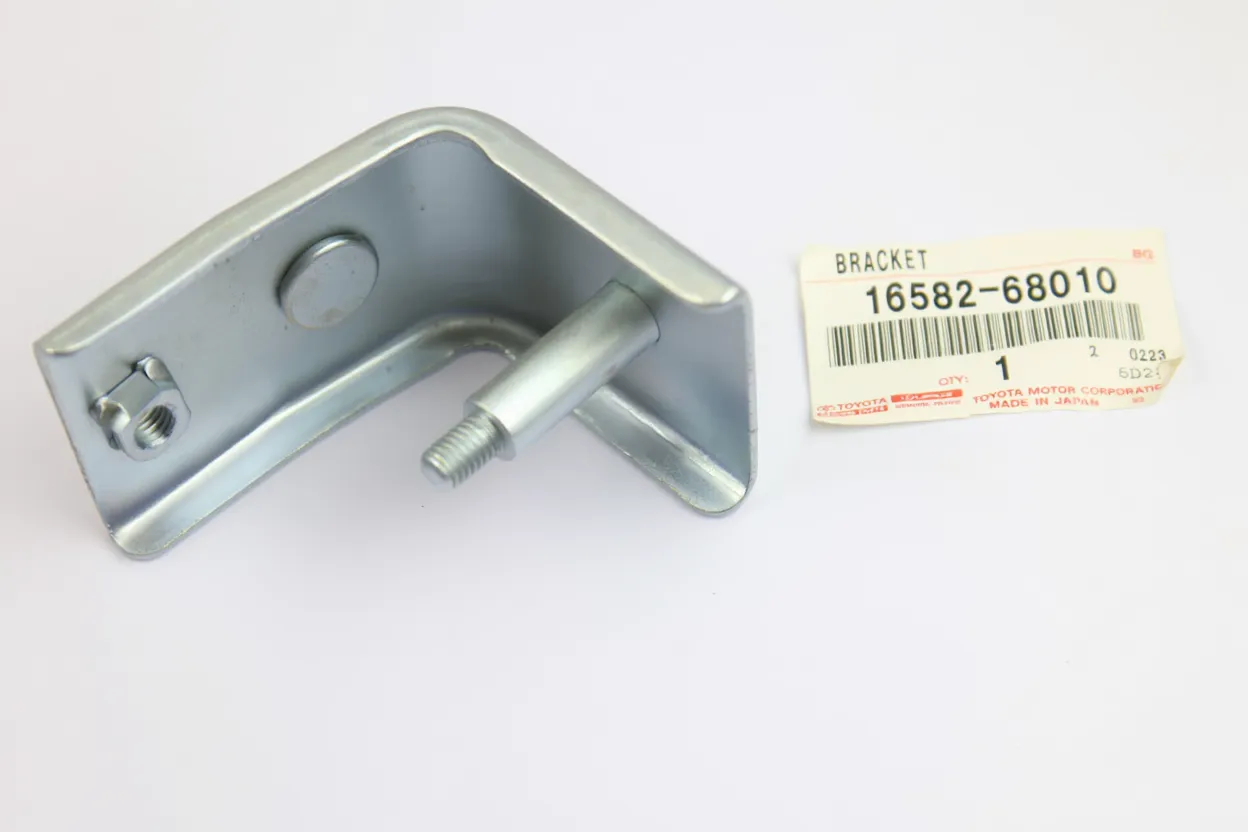 Toyota 1658268010 Bushing