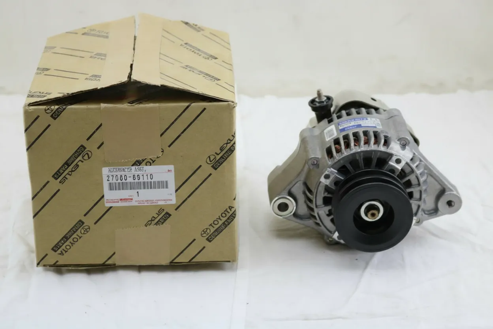 Toyota 2706066110 Alternator assy