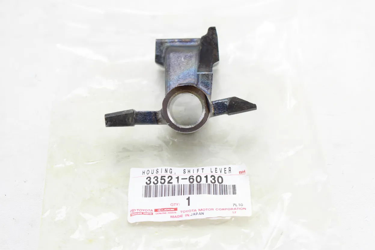 HOUSING, SHIFT LEVER, Toyota 3352160130