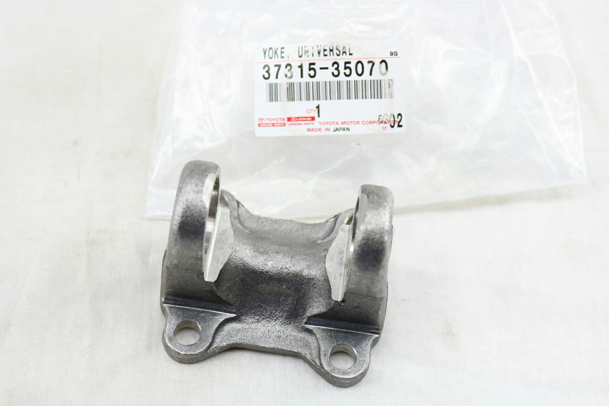 Y0KE, FRONT PROPELLER SHAFT UNIVERSAL J0INT FLANGE, Toyota 3731535070