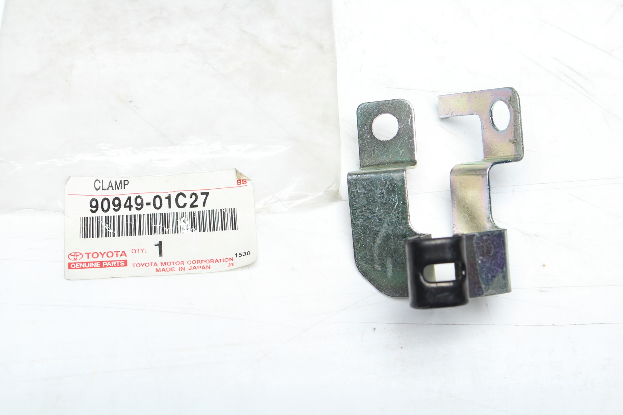 CLAMP (FOR FRONT AXLE BREATHER HOSE), Toyota 9094901C27