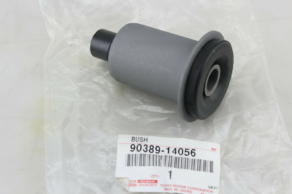 BUSH(FOR REAR SPRING PIN), Toyota 9038914056
