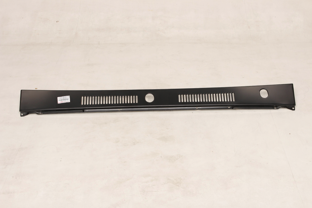 LOUVER, COWL TOP VENTILATOR : 5578160061