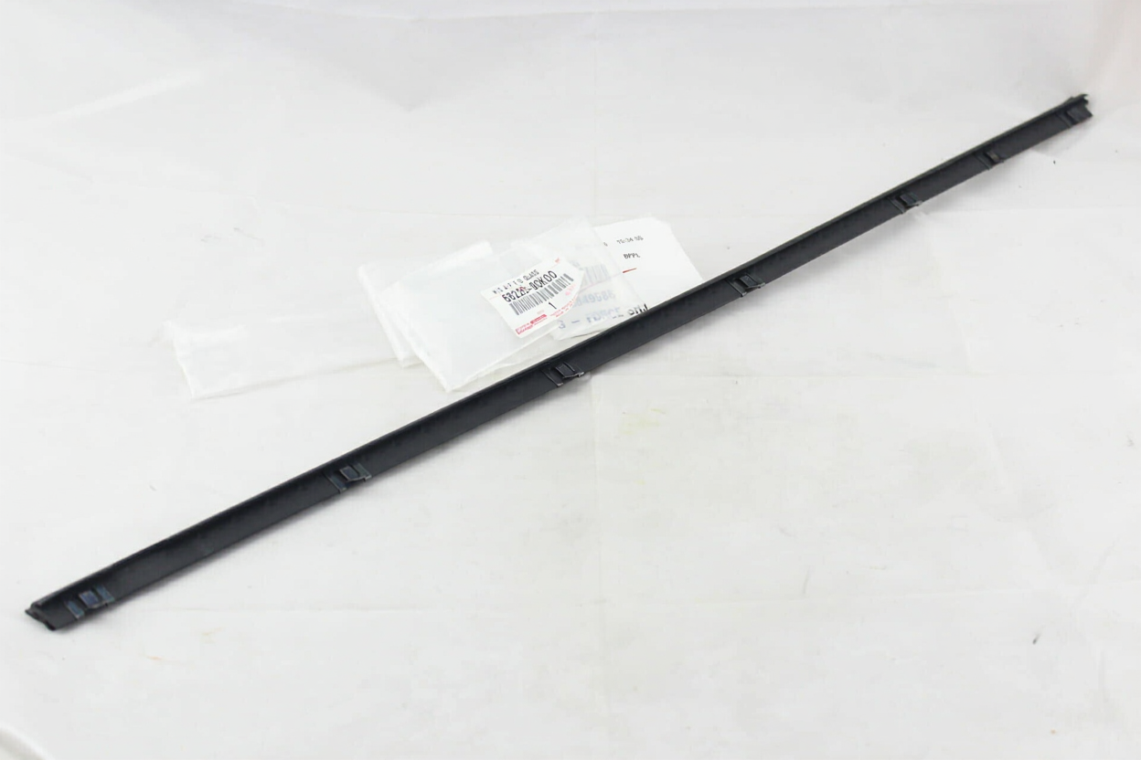 WEATHERSTRIP ASSY, FRONT DOOR GLASS, INNER : 6822090K00