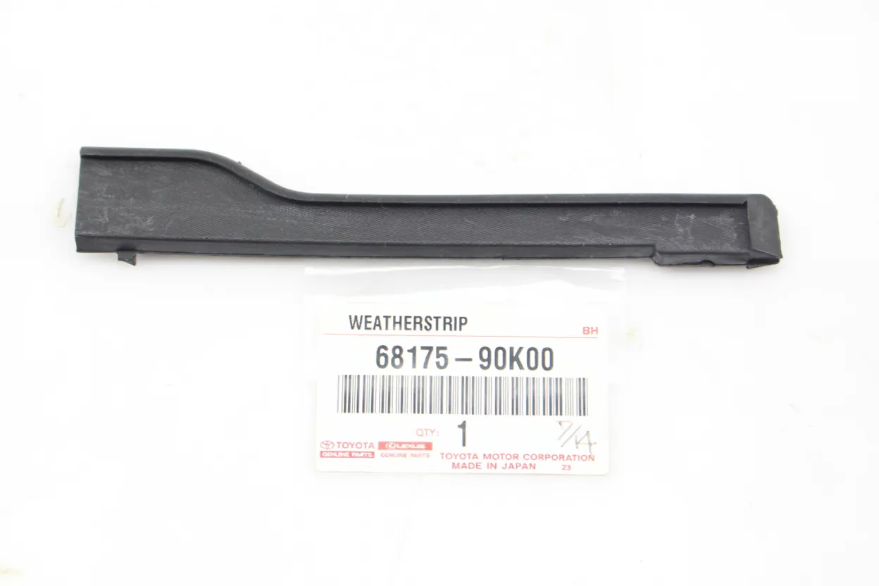 WEATHERSTRIP, FRONT DOOR VENT WINDOW GLASS, RH: 6817590K00