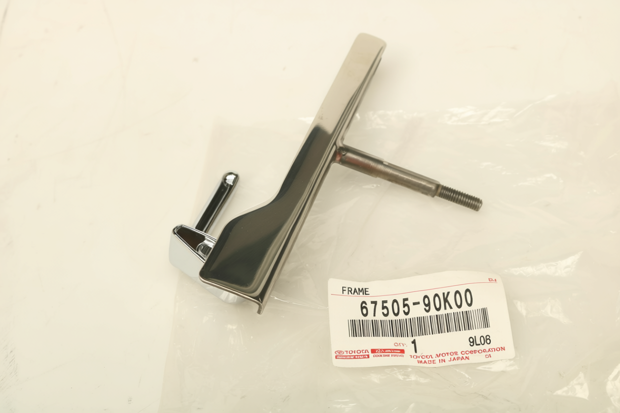 FRAME SUB-ASSY, VENT WINDOW GLASS, RH : 6750590K00