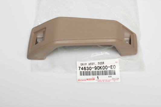 GRIP ASSY, DOOR ASSIST, RH: 7463090K00E0