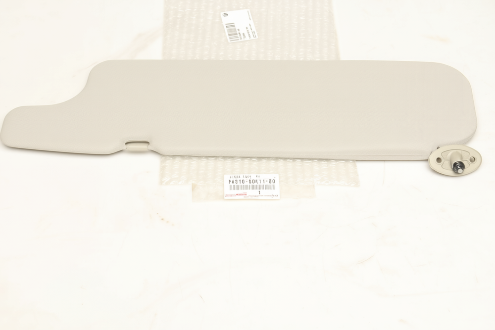 VISOR ASSY, RH: 7431090K11B0