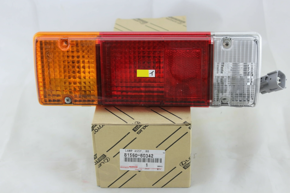 LAMP ASSY, REAR COMBINATION, LH,  Part number: 8156060342