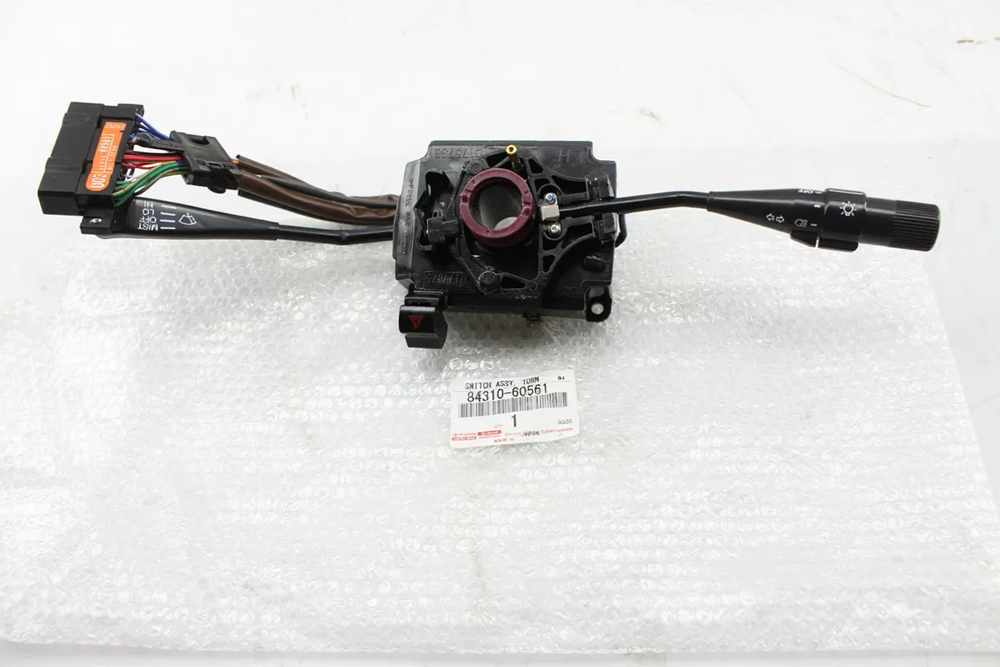 SWITCH ASSY, TURN SIGNAL, Part number: 8431060561
