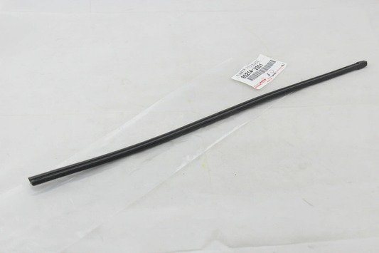 RUBBER, REAR WIPER, RH/LH , Part number: 8521412301