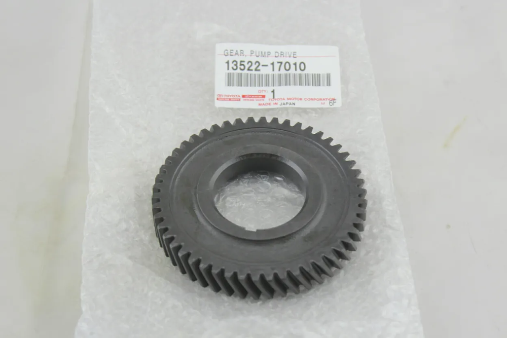 GEAR, PUMP DRIVE SHAFT : 1352217010
