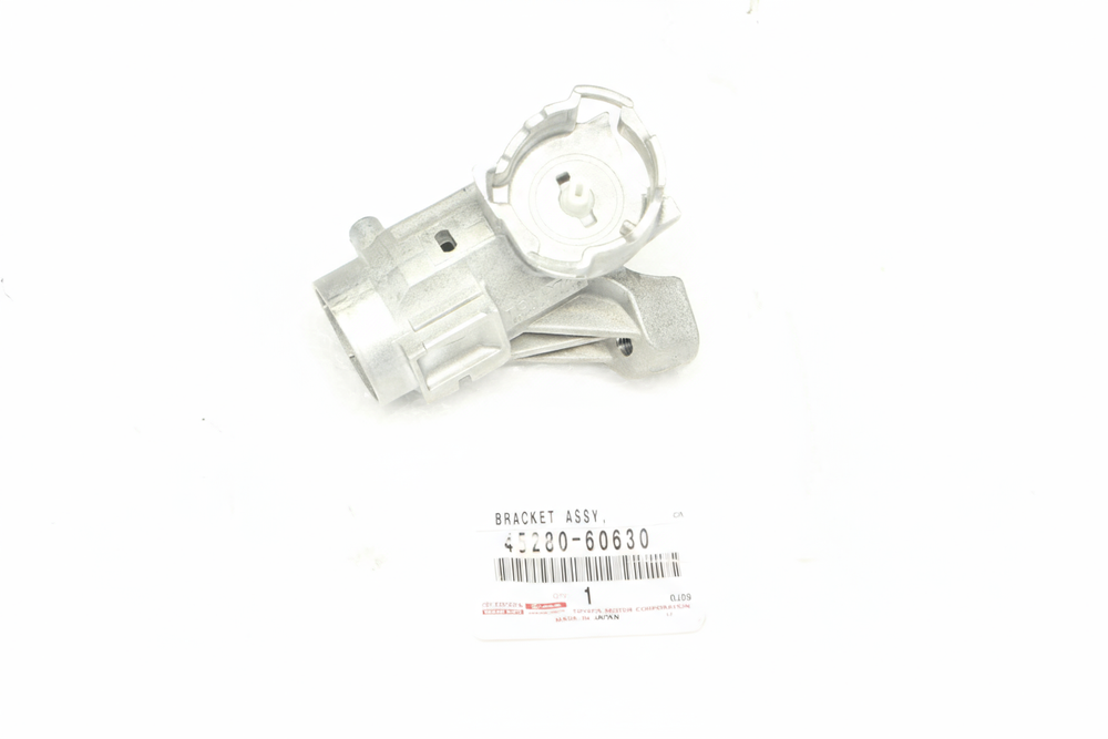 BRACKET ASSY, STEERING COLUMN, UPPER : 4528060630