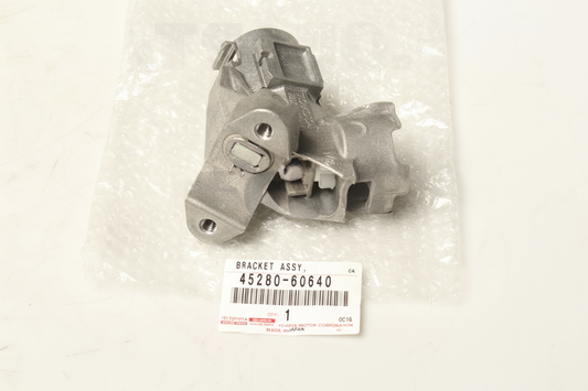 BRACKET ASSY, STEERING COLUMN, UPPER : 4528060640