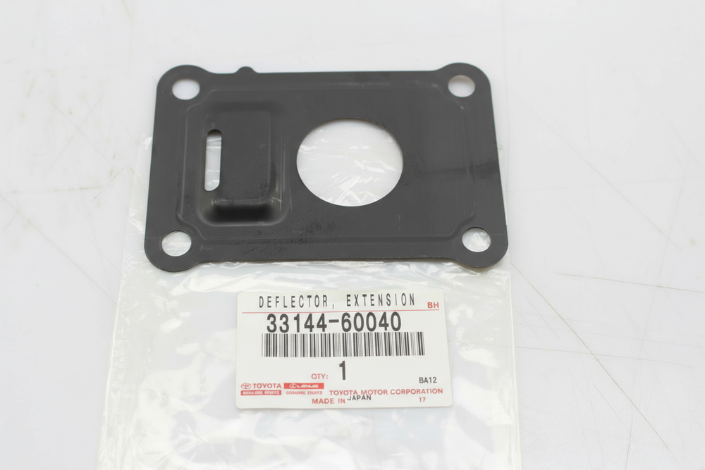 DEFLECTOR SUB-ASSY, EXTENSION HOUSING OIL(MTM): 3314460040